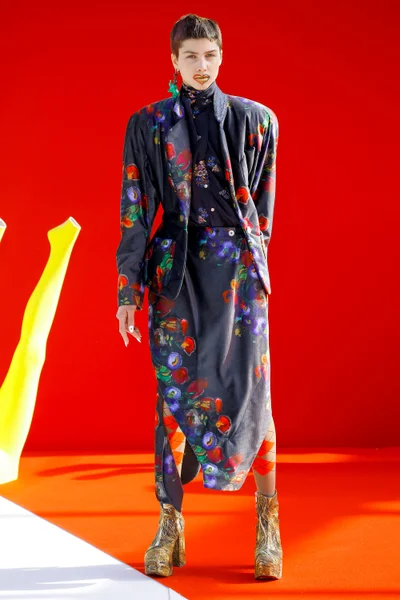 Look 4